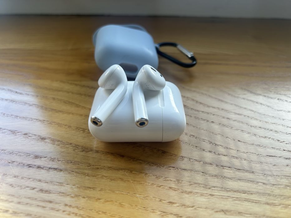 Наушники Apple AirPods 2 ( под ремонт или на запчасти)