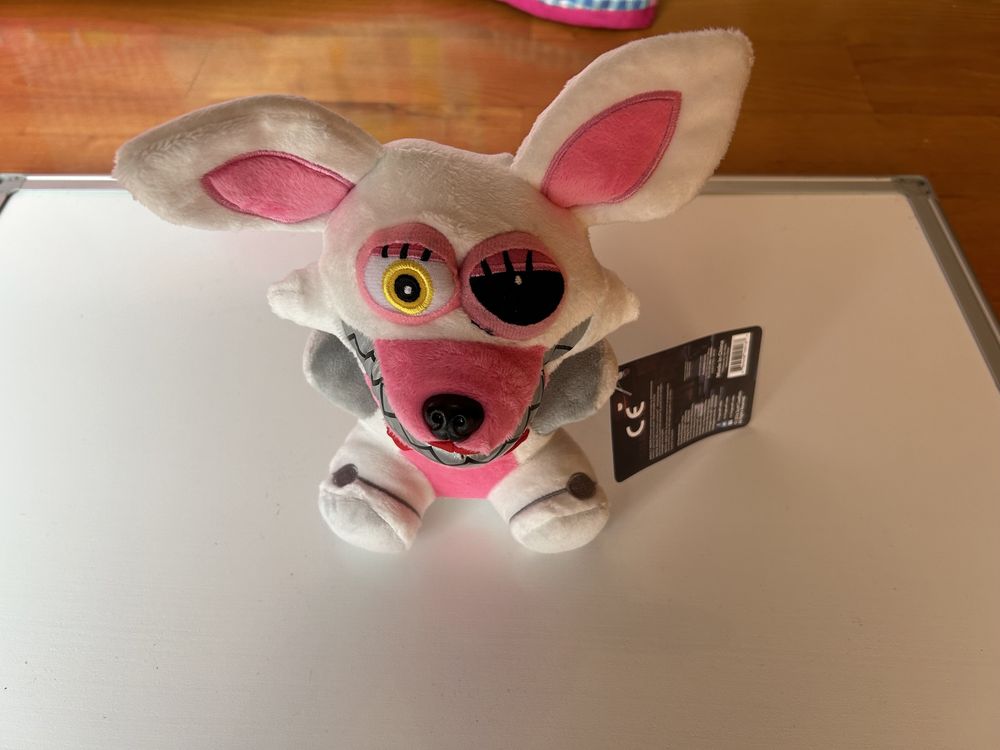 Peluche Foxy Five Nights at Freddy’s novo