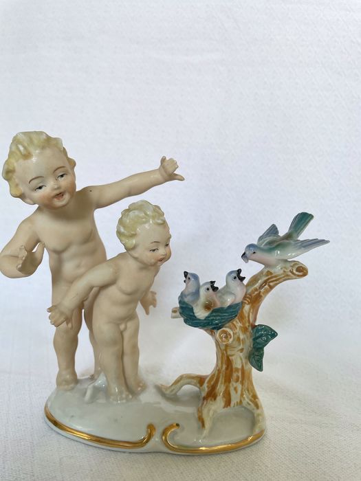 Статуэтки Мальчики у гнезда, путти, Германия