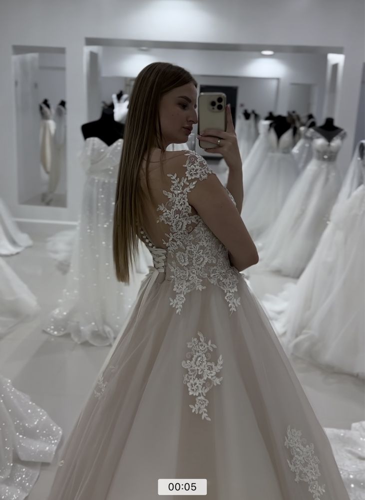 Весільна сукня нова
