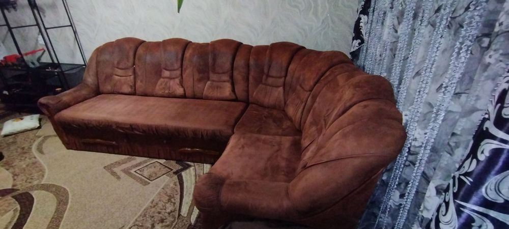 Продам Диван угловой в хорошем состоянии