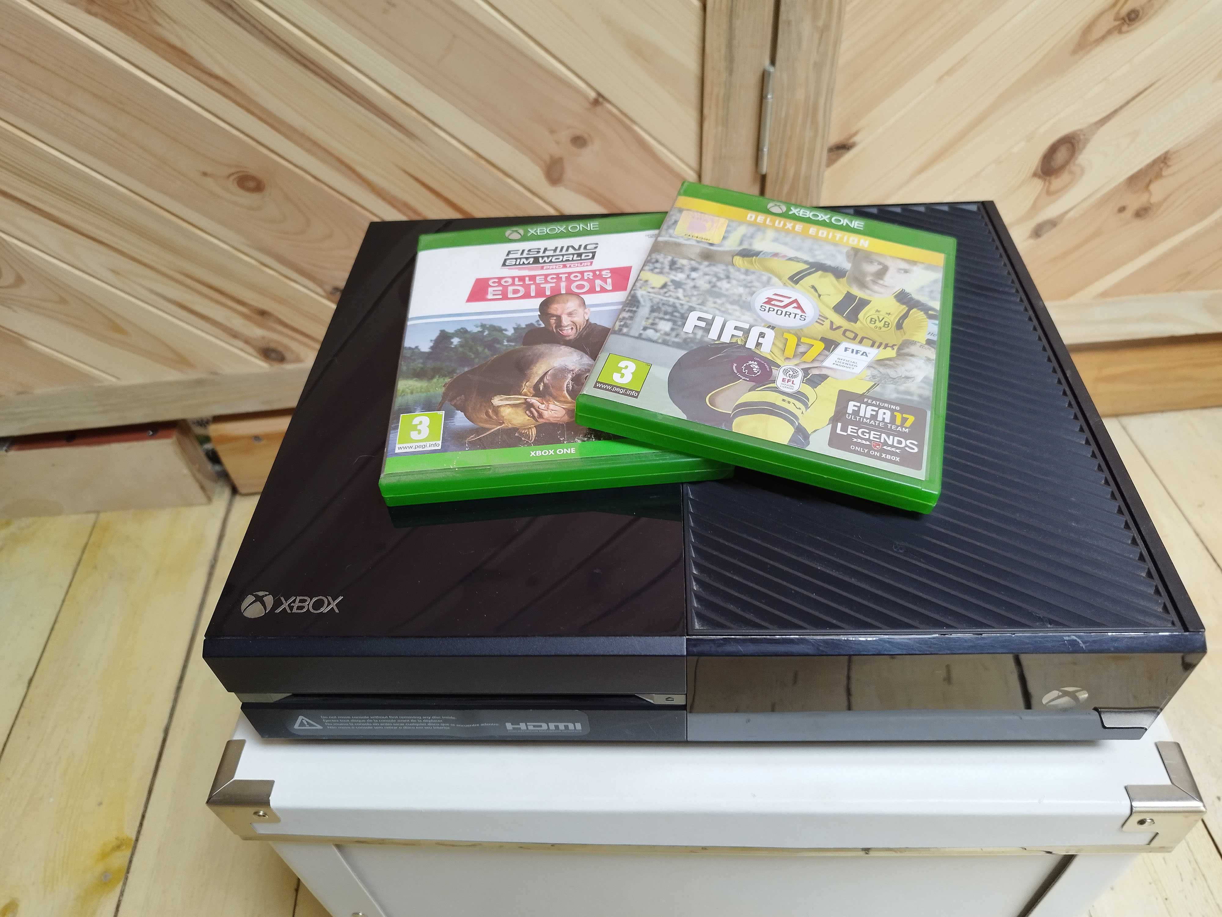 Konsola Xbox One 500 GB czarna + pad + gry FIFA 17 , FISHING SIM WORLD
