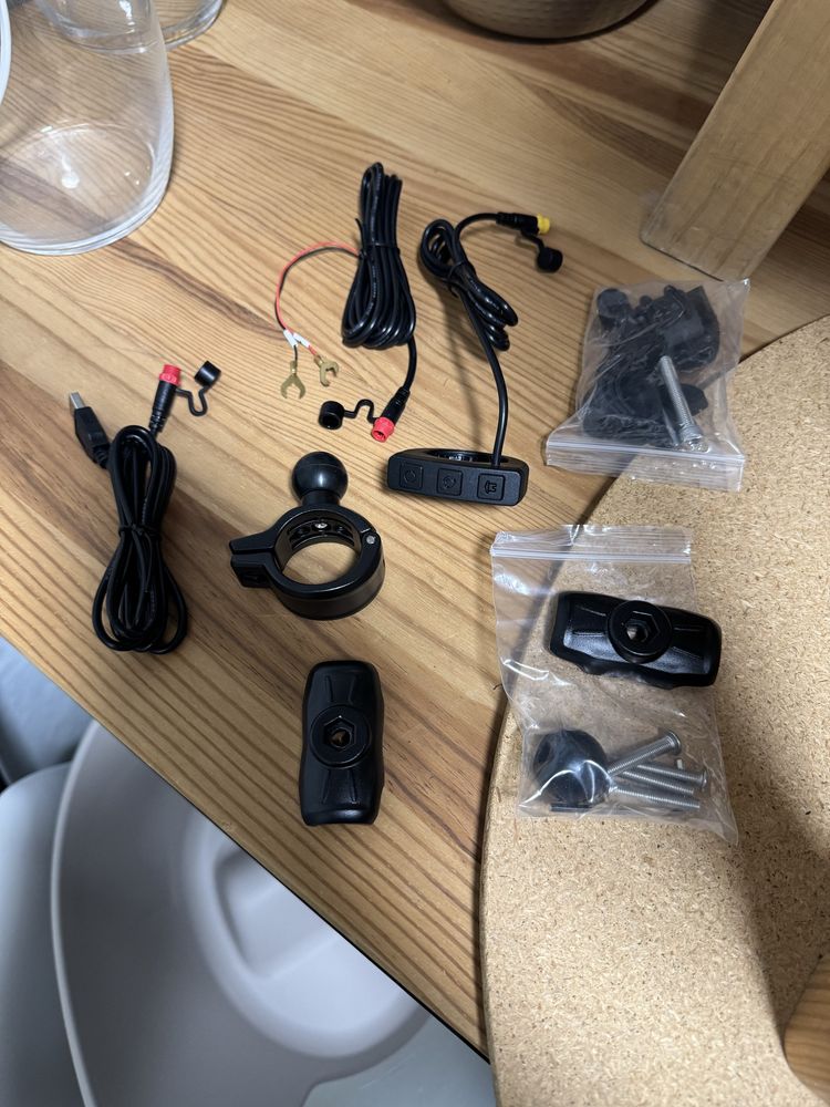 Carpuride W603B com adaptador BMW