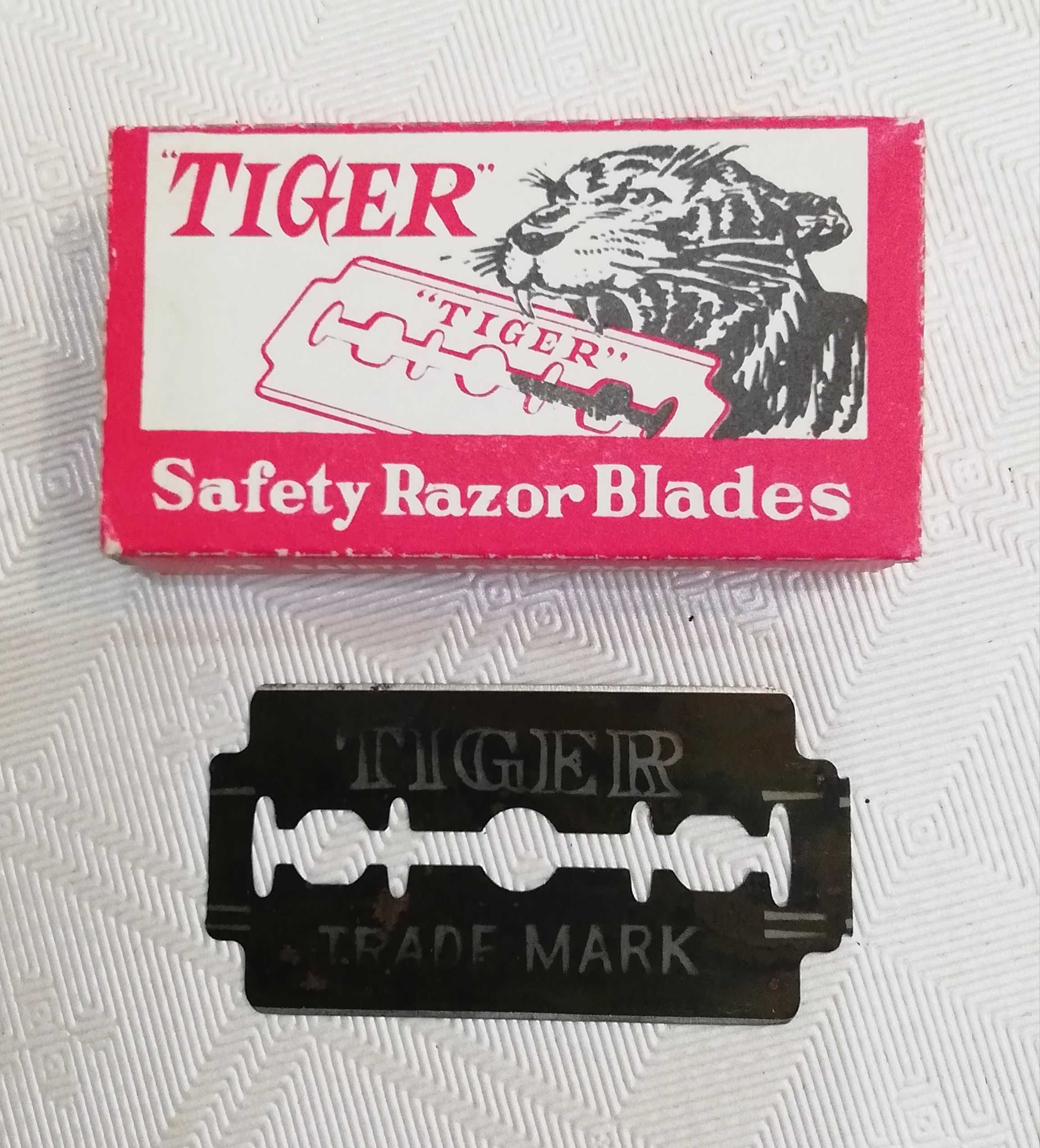 Żyletki TIGER Safety Razor Blades komplet 100 szt.PRL Nowe zafoliowane