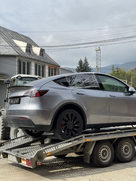 Розборка Tesla S/3/X/Y в місті Хуст. Знайдемо всі запчастини.