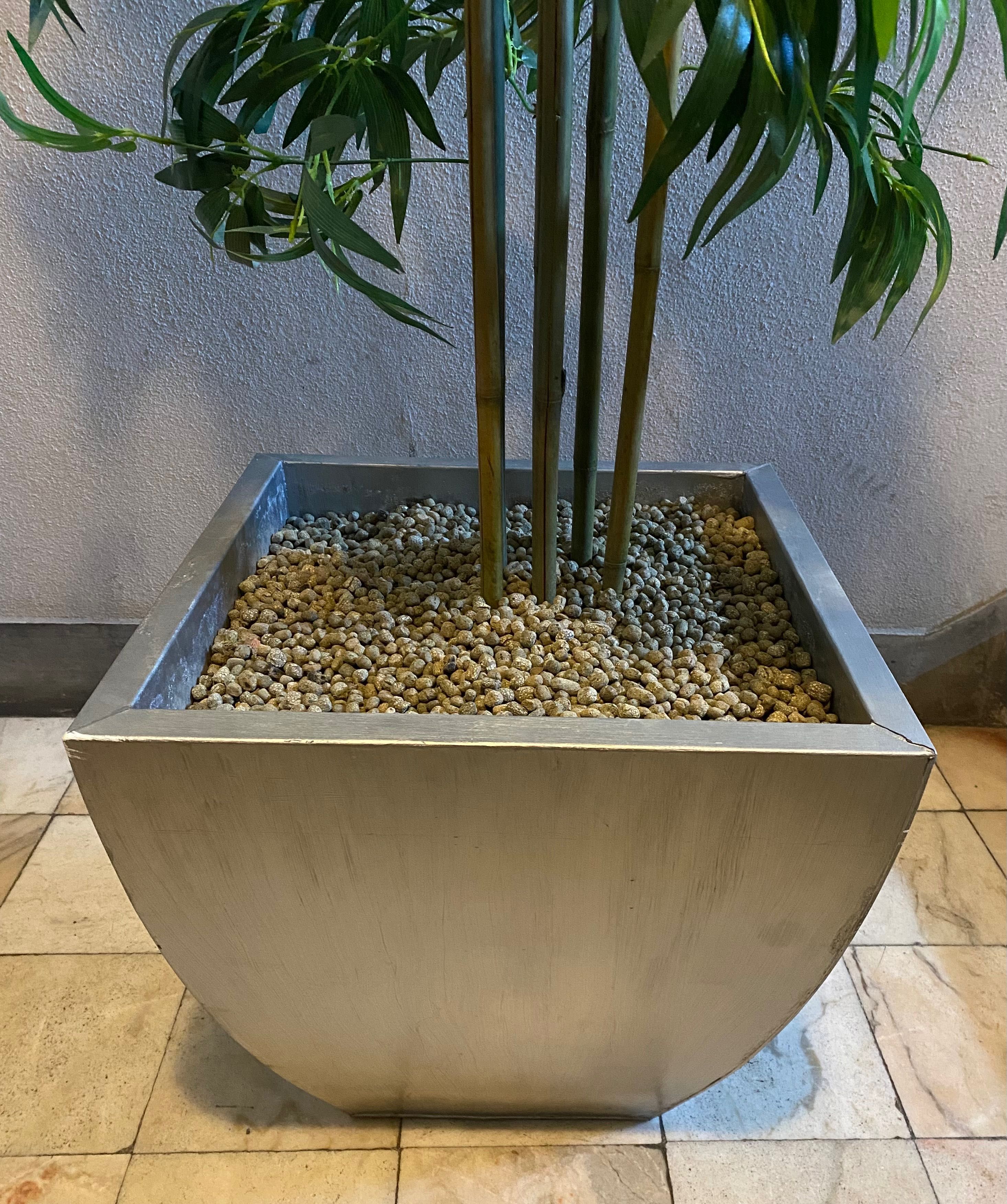 Bambu decorativo com vaso