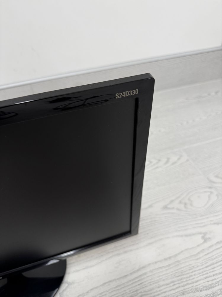 Monitor samsung s24d330