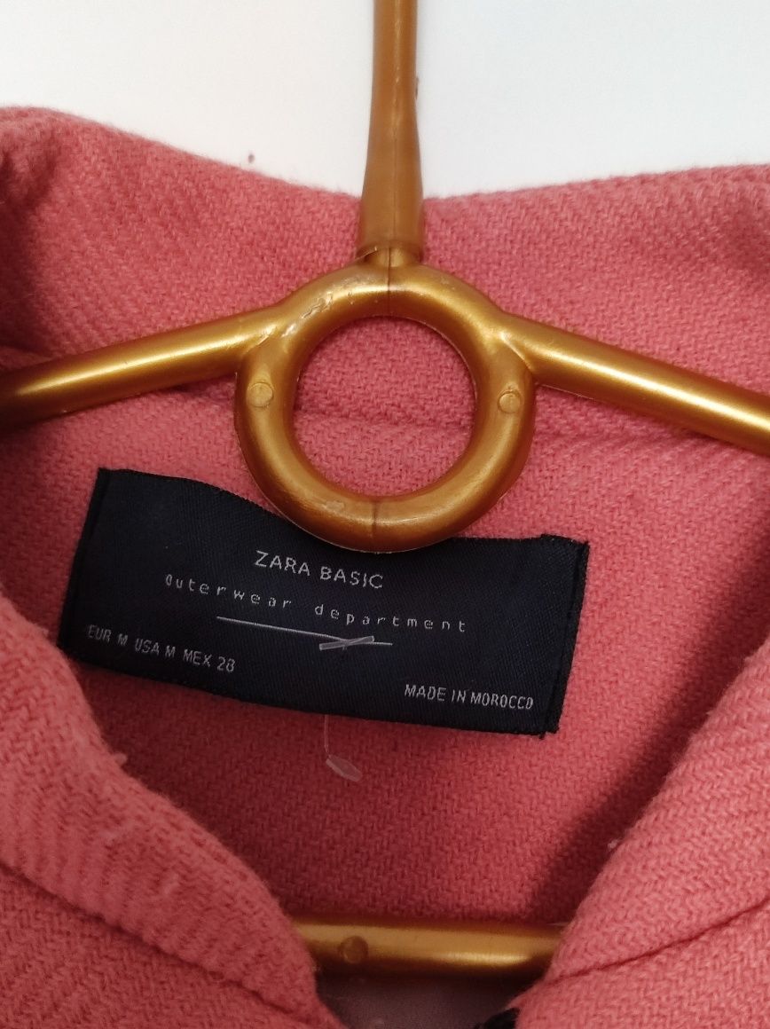 Różowy płaszcz Zara rozmiar M