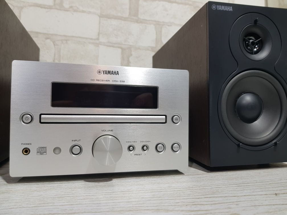 Музичний центр YAMAHA MCR-332, *2x30 Вт, USB, б/у з Німеччини