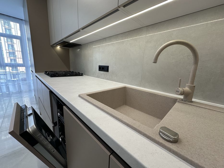 Оренда  2 кімнатна квартира ЖК Бау Комфорт,поруч Липки ,міське озеро