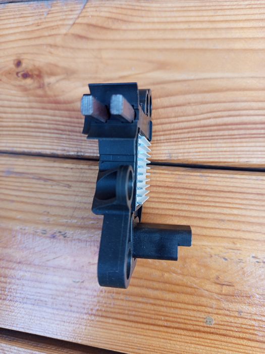 Реле регулятор генератора Daewoo lanos/Nubira/Leganza,Chevrolet Aveо