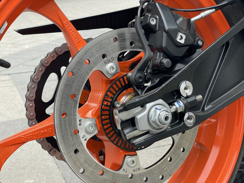 Мотоцикл KTM DUKE 390