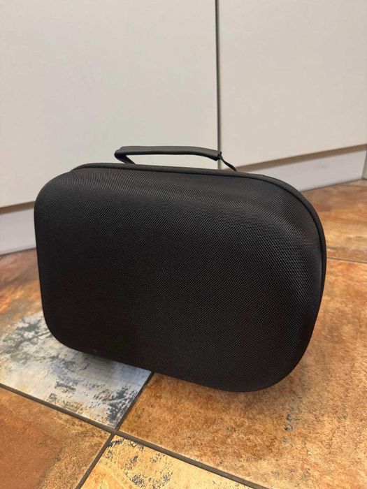 Міцний Oxford футляр для проекторів XGIMI Mogo серії. Вміщує підставку