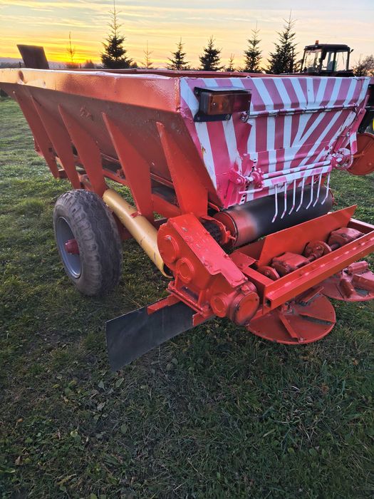 Sprzedam przyczepę jednoosiową wywrotkę