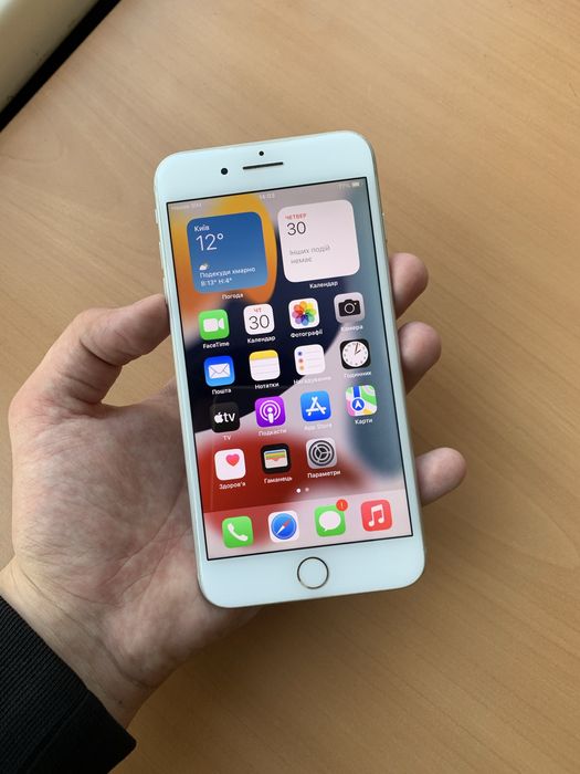 Продам iPhone 7 Plus 128 gb Silver