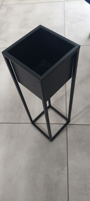 Metalowa doniczka
