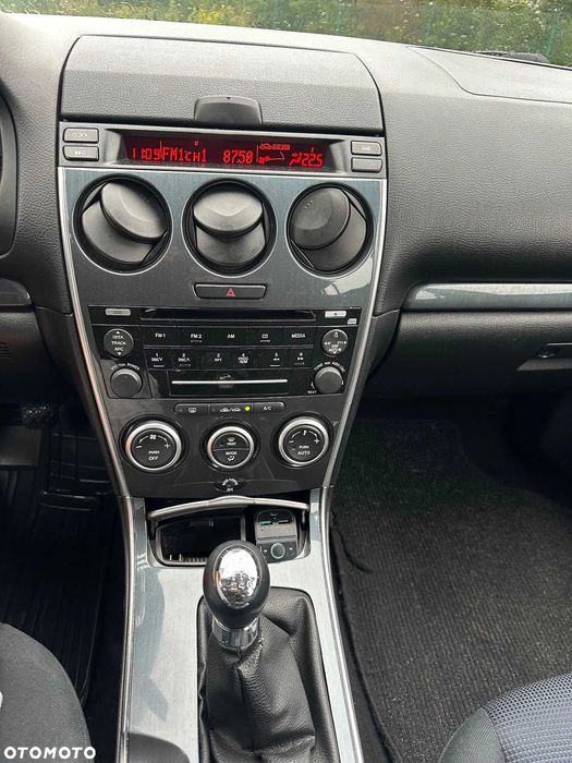 Samochód osobowy MAzda