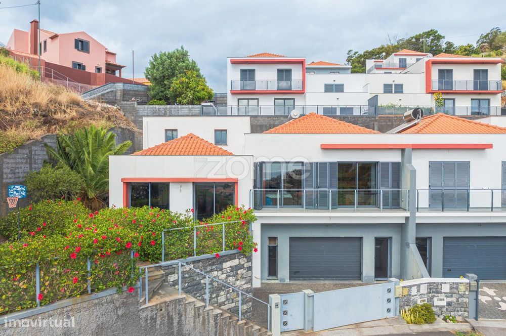 Moradia T3 Geminada - Vista Mar - Santa Cruz