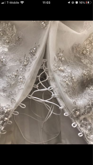 Suknia ślubna Justin Alexander regulowana przez wiązanie gorsetowe