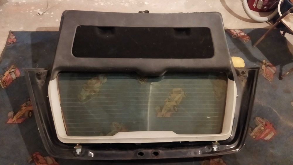 Klapa bagażnika Bora kombi