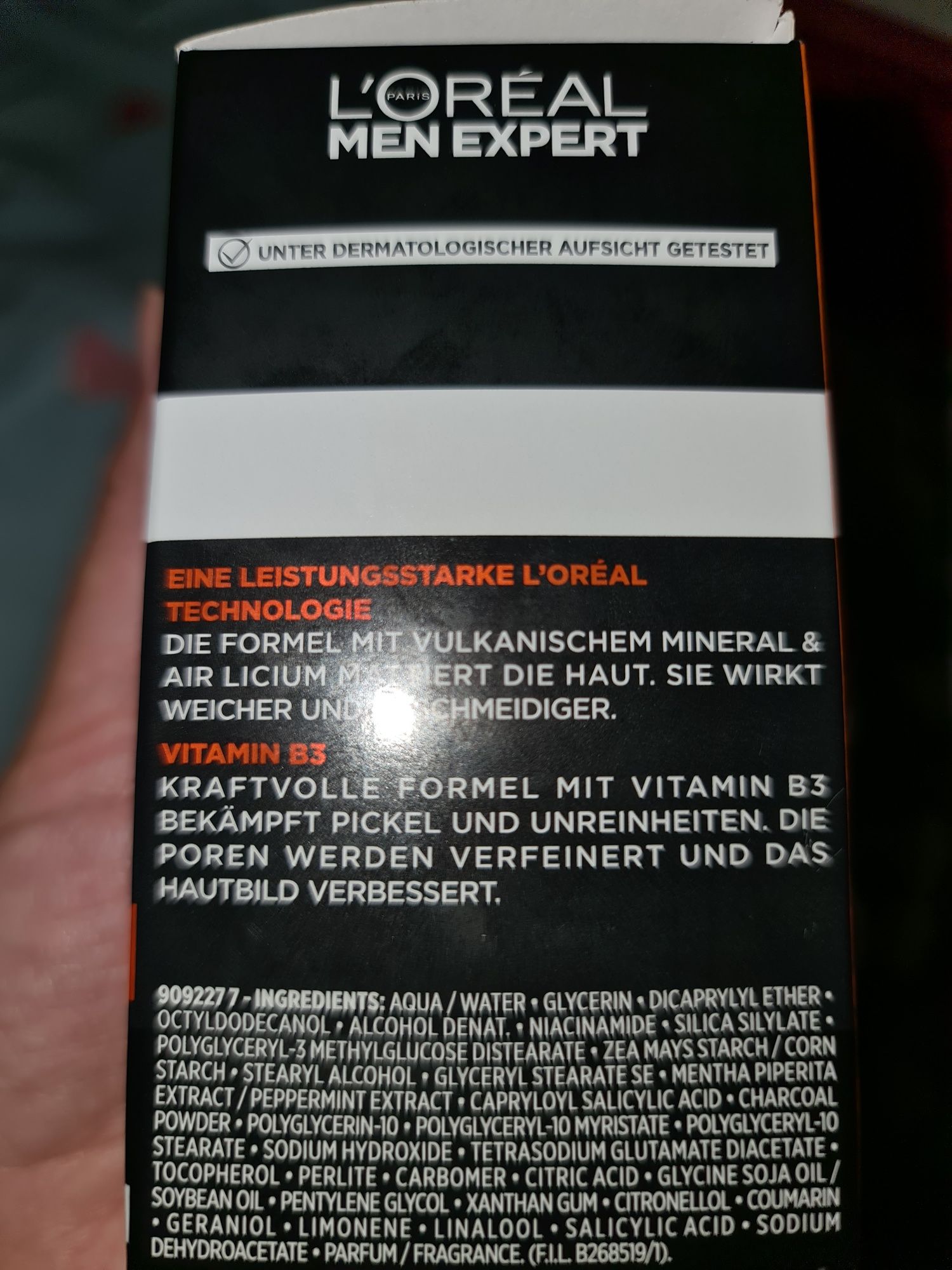 Интенсивный дневной крем против прыщей L'Oréal Men Expert Pure Carbon