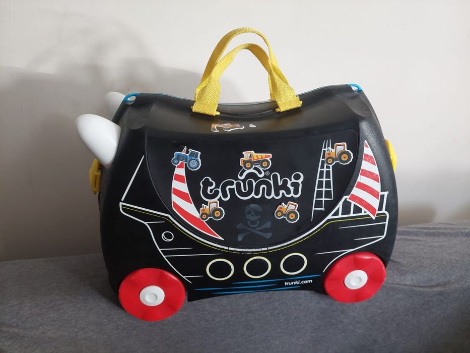 Walizka Trunki dziecięca na kółkach statek piracki czarna