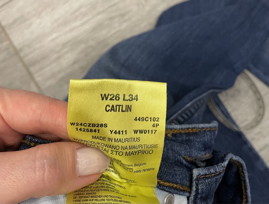 Jeansy Wrangler Caitlin W26 L34