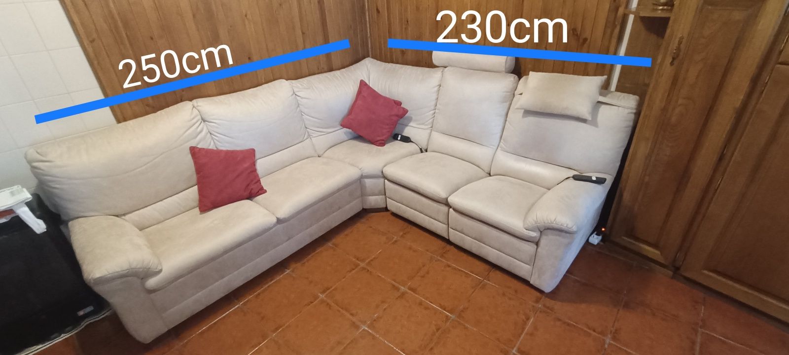 Vendo sofá com 2 lugares relax com comando