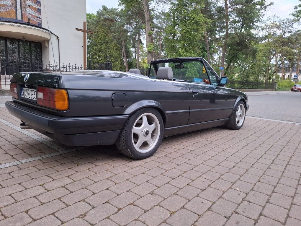 BMW E30 cabrio 1.8