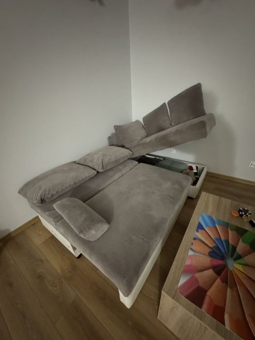 Narożnik z dwoma pojemnikami