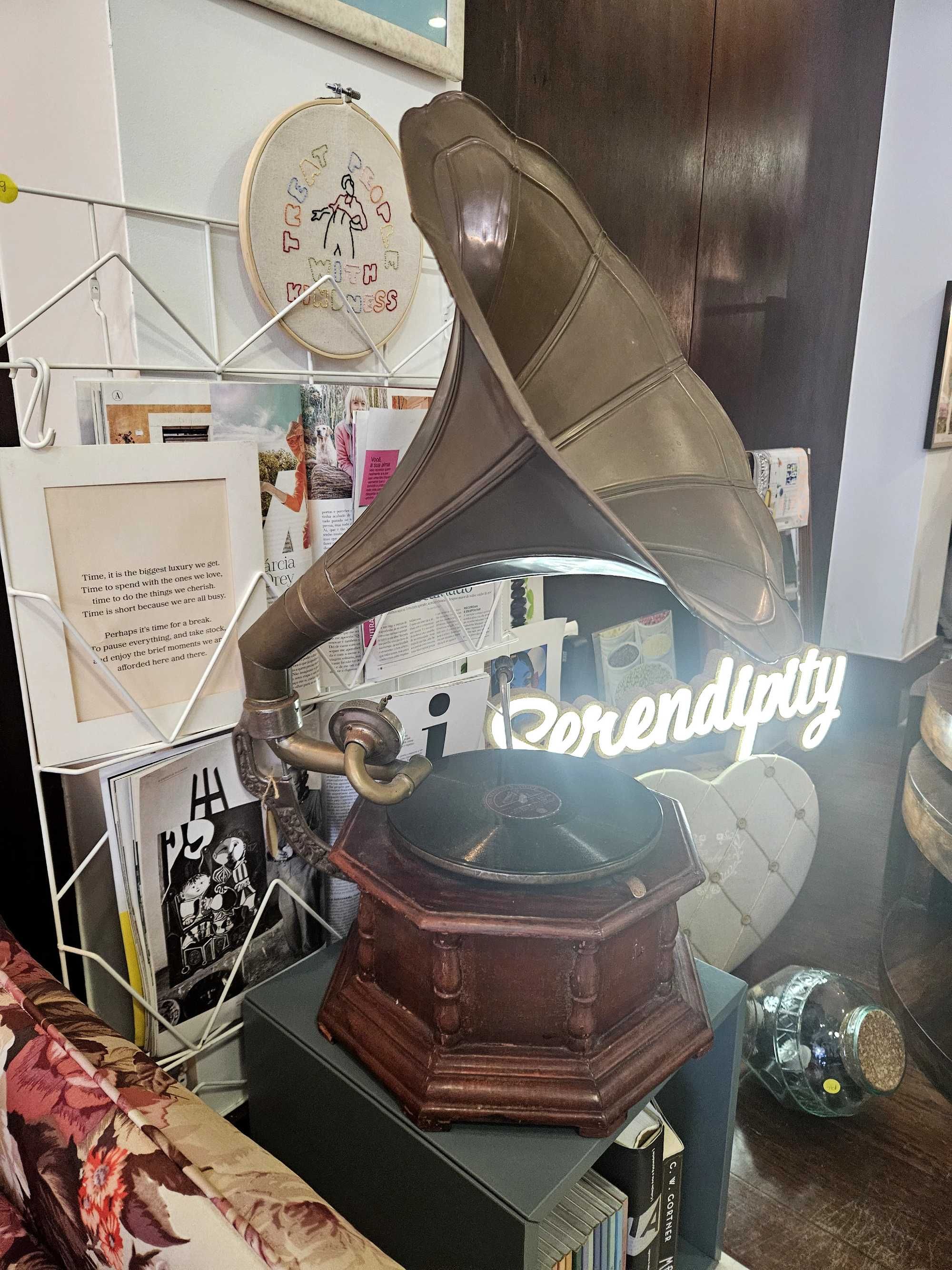 Grafonola Vintage a funcionar