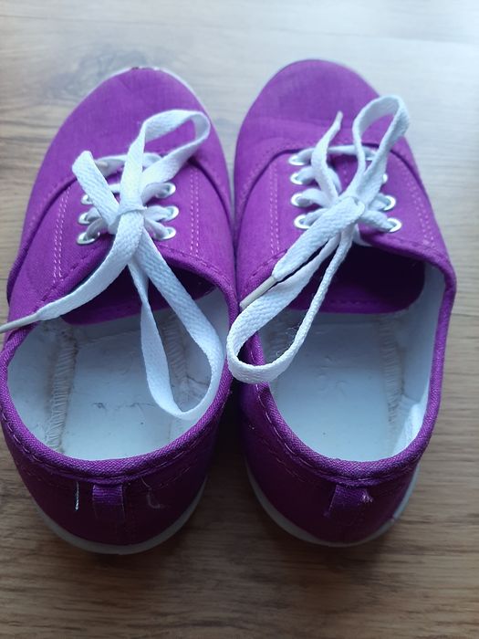 Tenisówki szkolne Nowe rozmiar 33.5