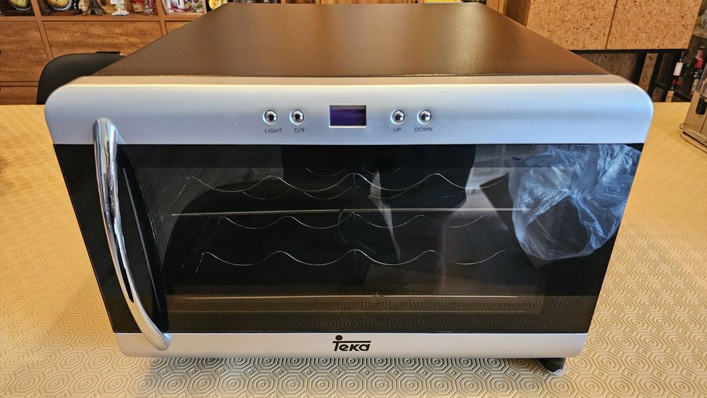 Garrafeira/vinoteca Teka RV 8 [NOVA]