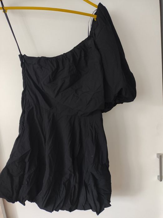 Sukienka czarna na jedno ramię h&M rozmiar M