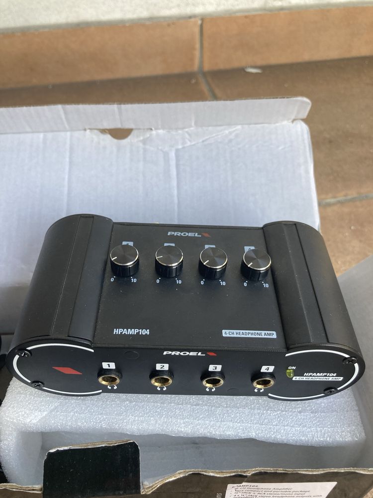 PROEL HPAMP104 | Amplificador para auscultadores de 4 canais
