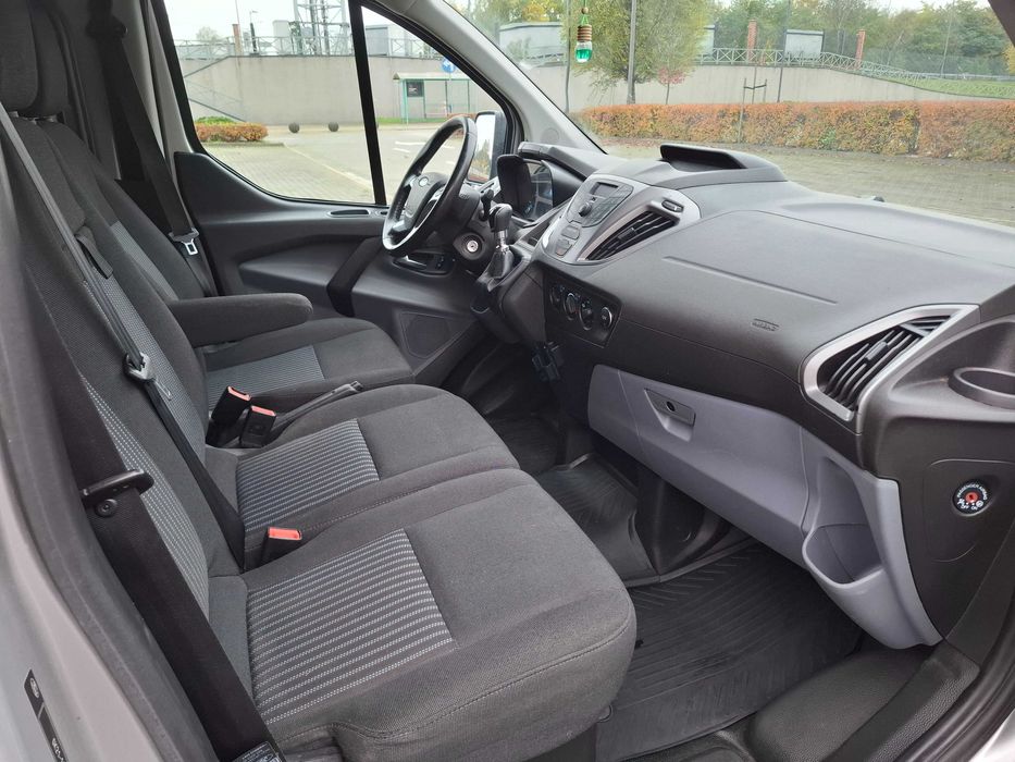 Wynajem Busa 9 osób *** Ford Transit Custom *** Long ***