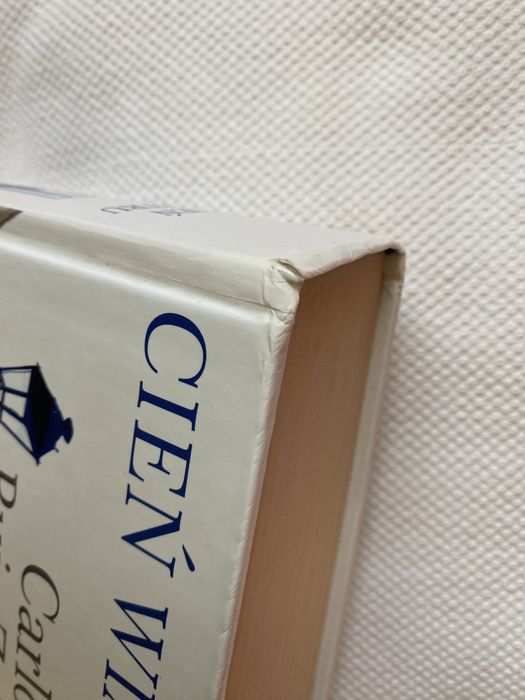 515 stron Cień wiatru Carlos Ruiz Zafon książka gruba