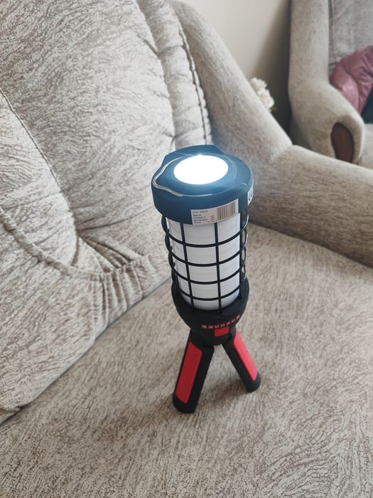 Акумуляторний ліхтар