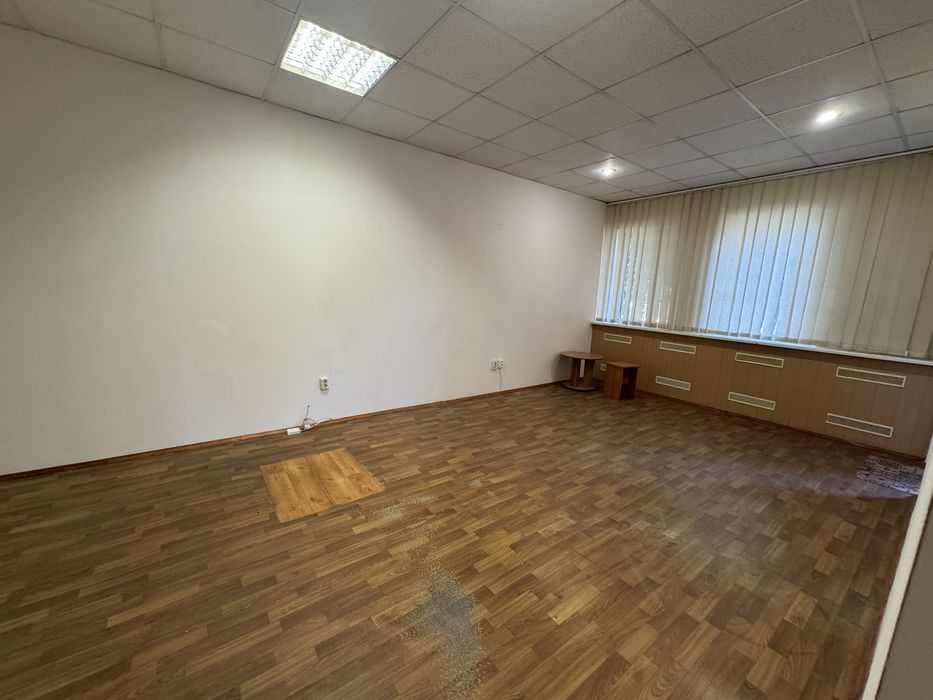 Оренда приміщення 65 кв. М р-н Новомиколаівка.