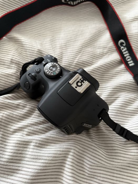 Canon 2000d EOS + Kit