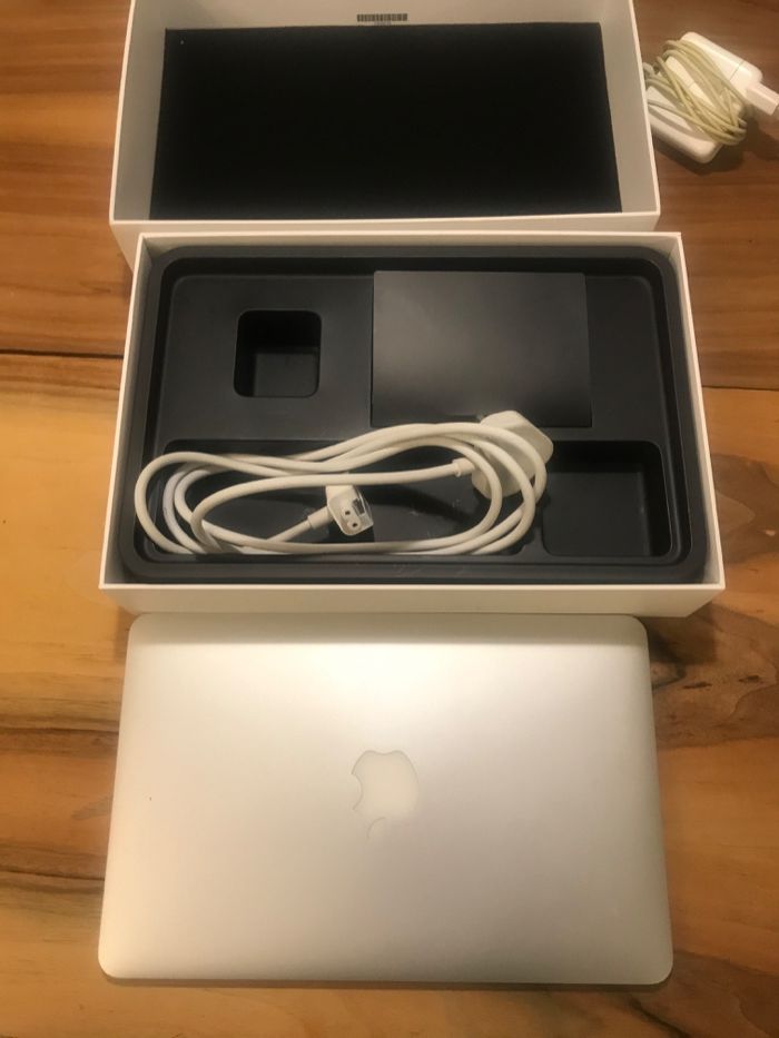 Apple MacBook Air 11 2015 A1465 i5 4GB 128GB SSD