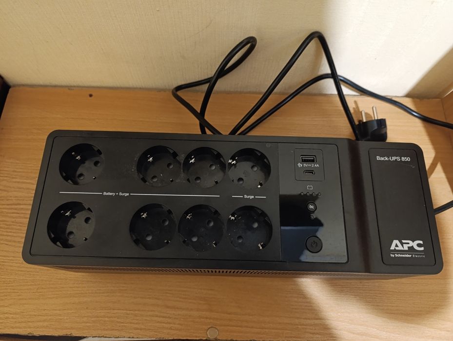 Джерело безперебійного APC BE850G2-RS 850 BA