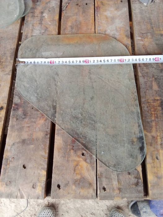 Продам скло стекло каленое автостекло вІд чого не знаю усе нове
в наяв