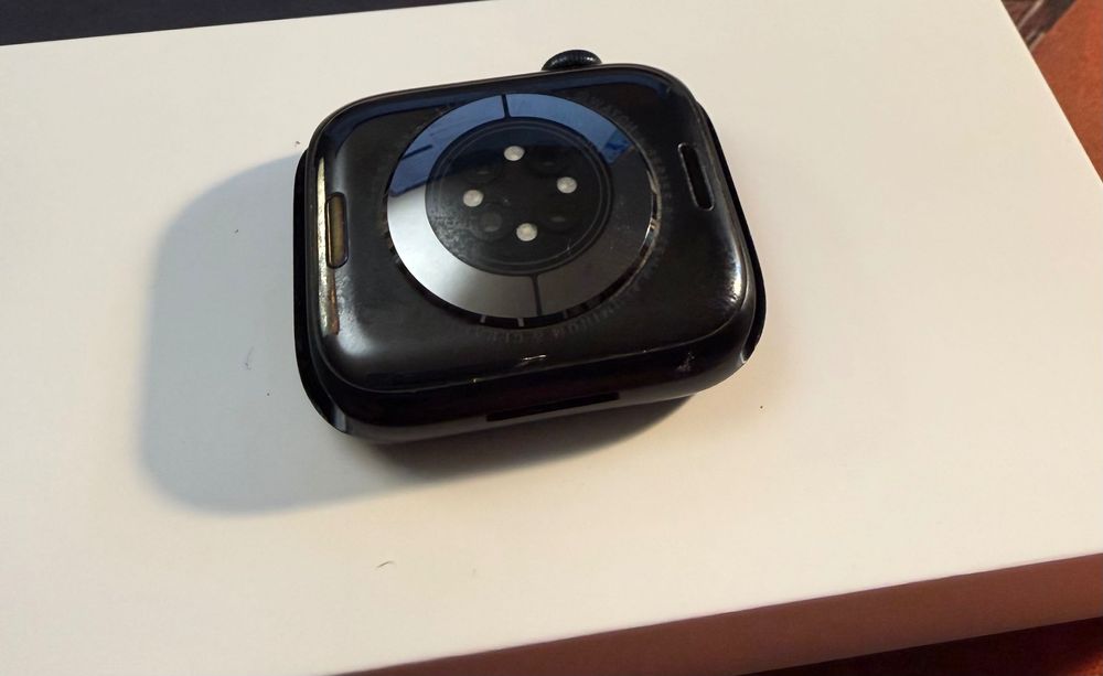 Apple Watch 8 45 mm  + cellular