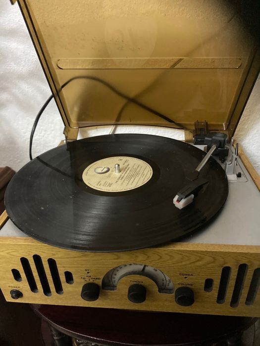 Aparelhagem com gira-discos