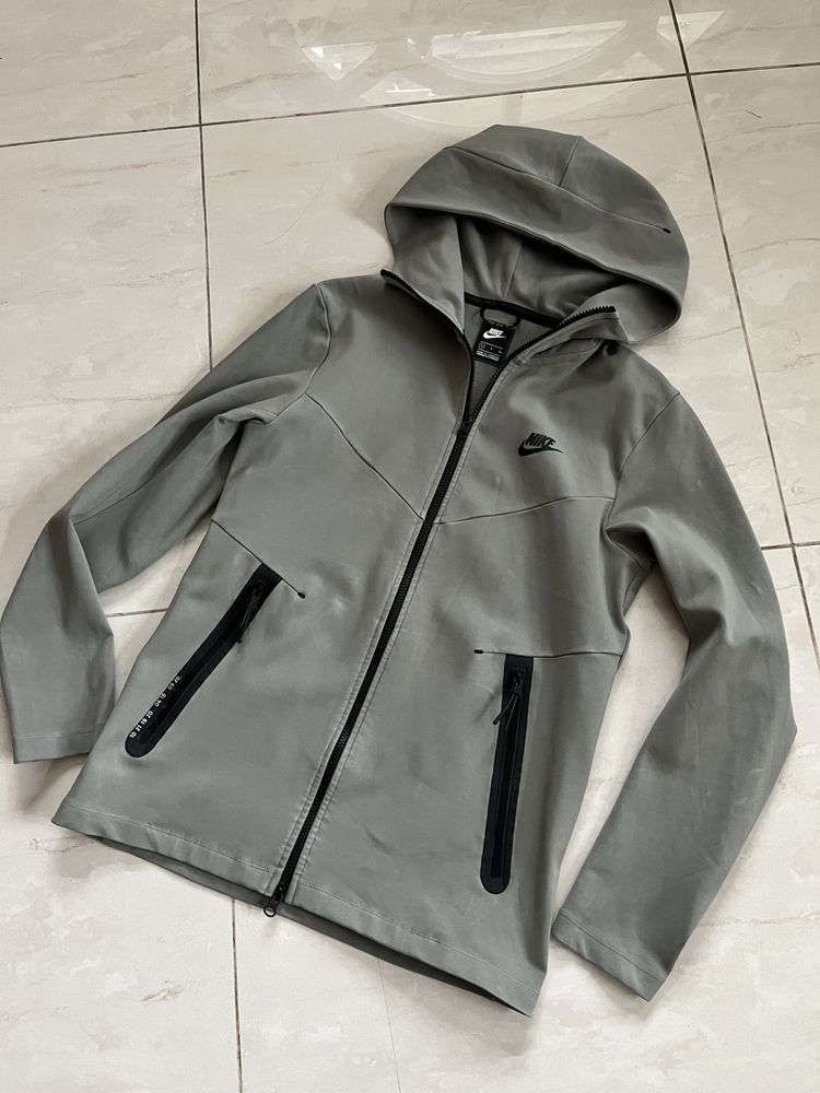 Bluza Nike Tech Fleece r. S