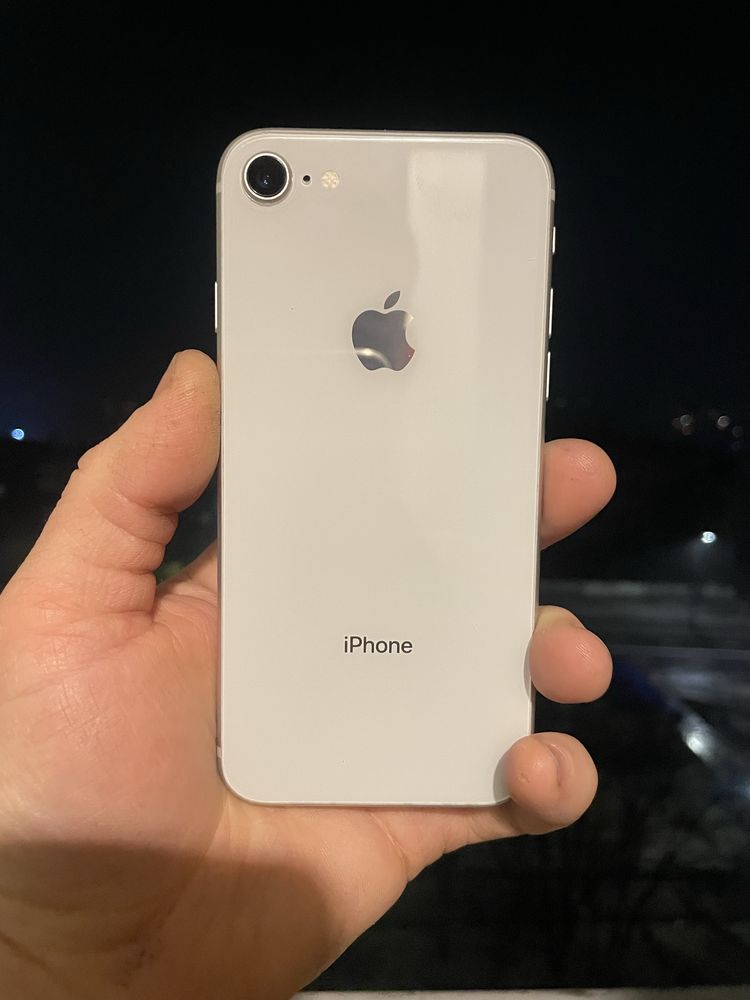Iphone 8 64gb (заблокований на оператора)