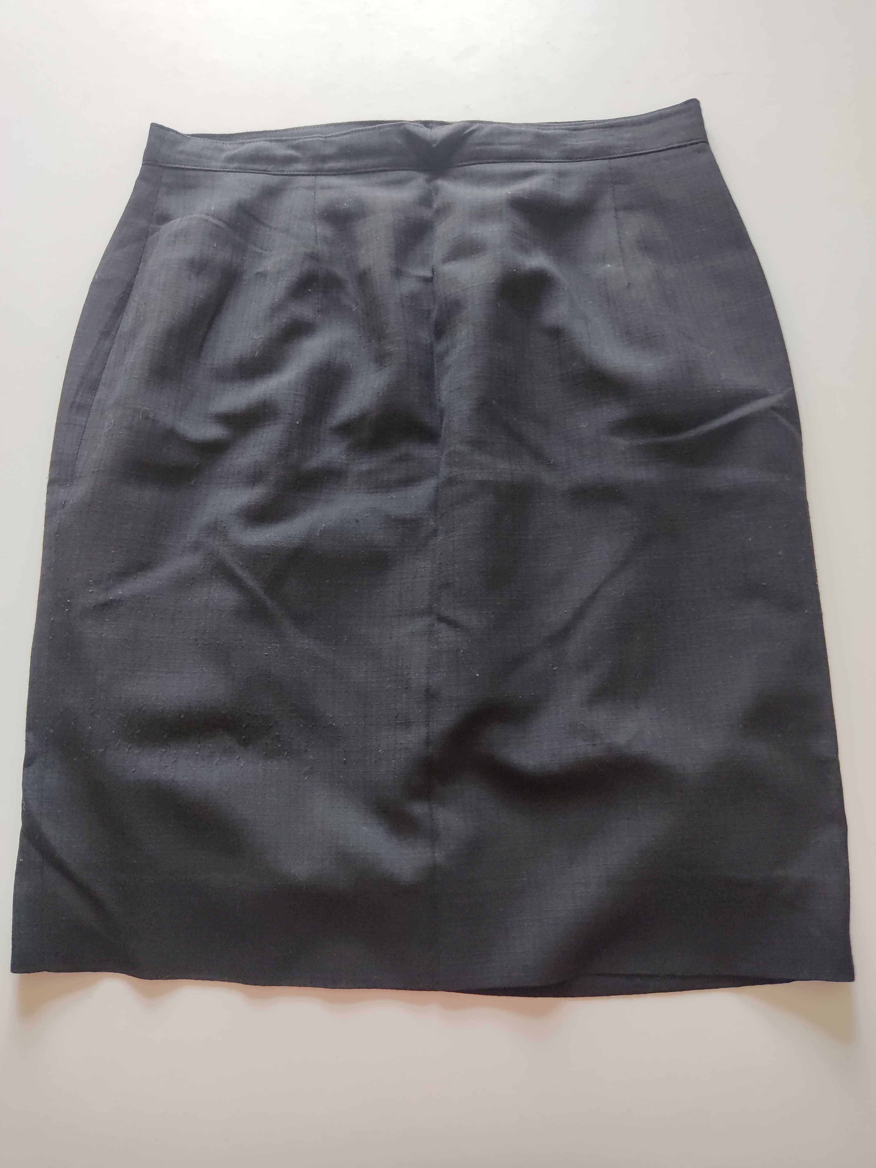 Saia Reta Preta Com forro handmade Tamanho 46-48