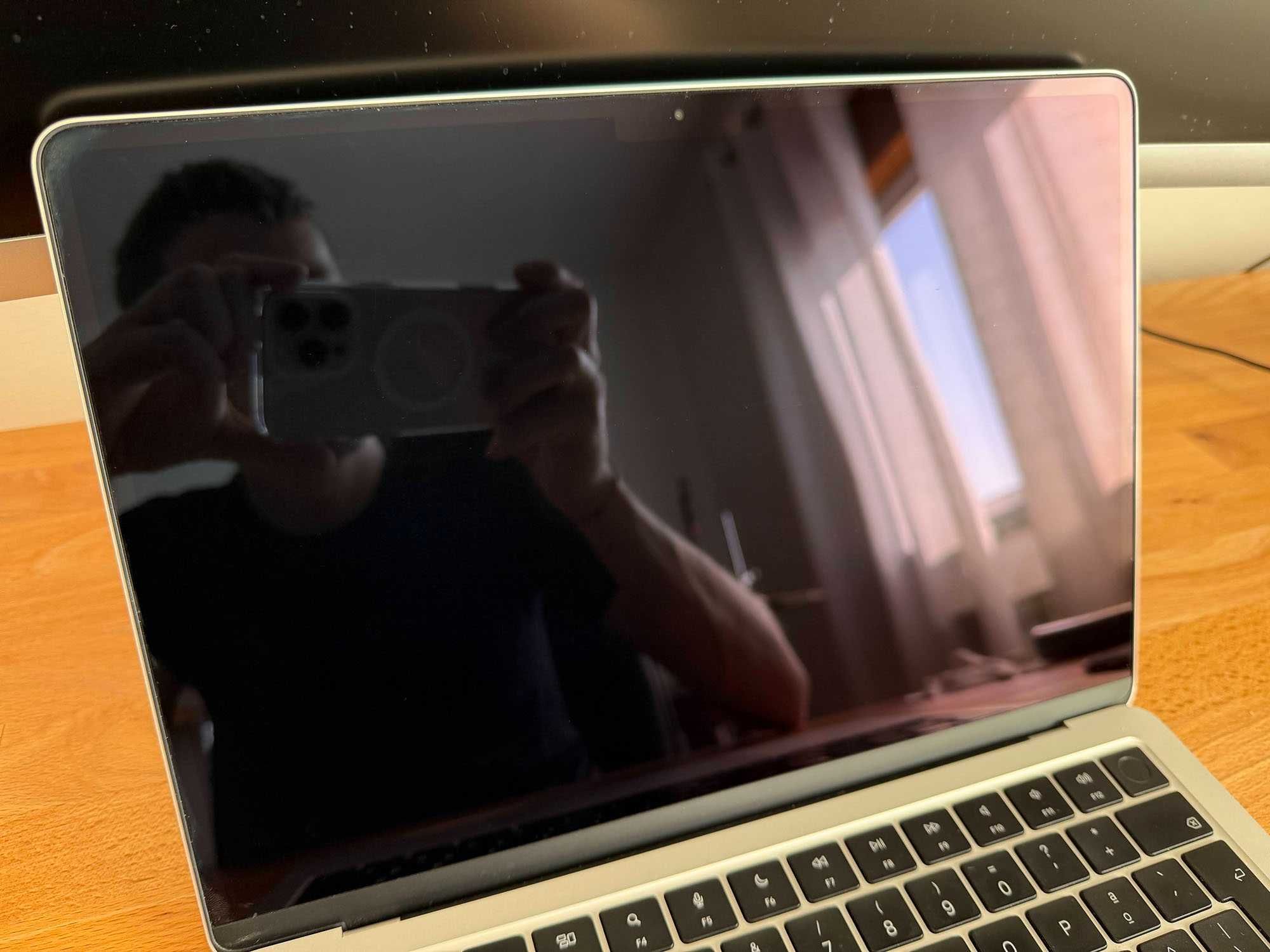 MacBook Air M2 – Impecável + Carregador + caixa original