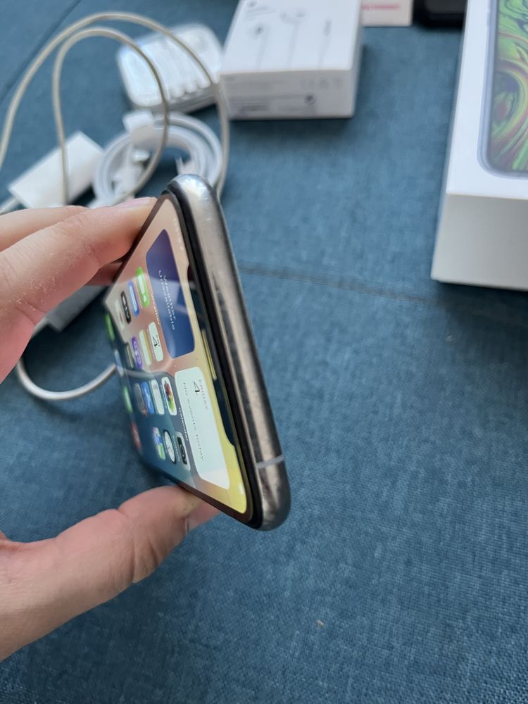 Iphone xs 64gb biały zestaw